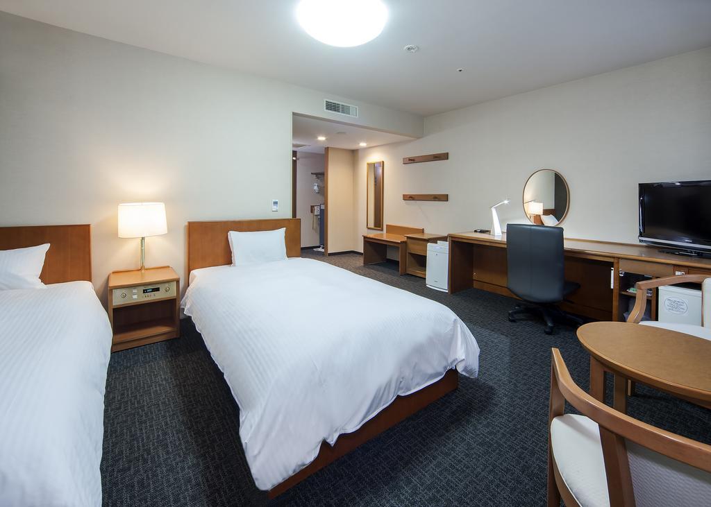 Daiwa Roynet Hotel Toyama Toyama Station Quarto foto