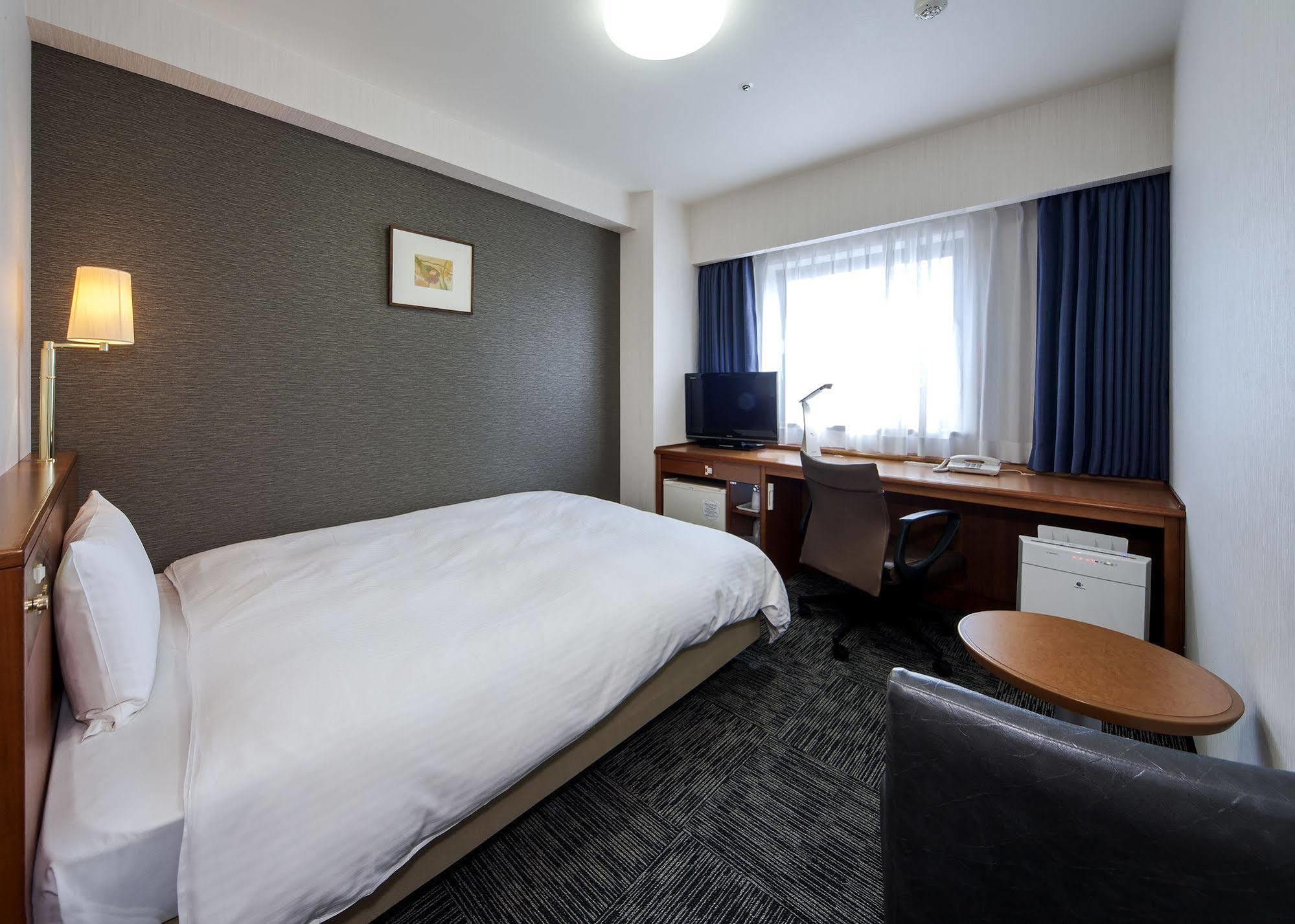 Daiwa Roynet Hotel Toyama Toyama Station Exterior foto